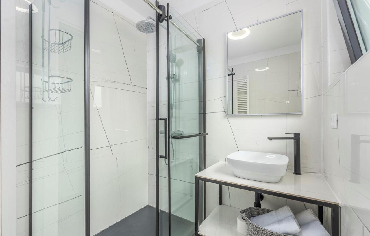 Apartments Zrnic ポレッチ 部屋 写真
