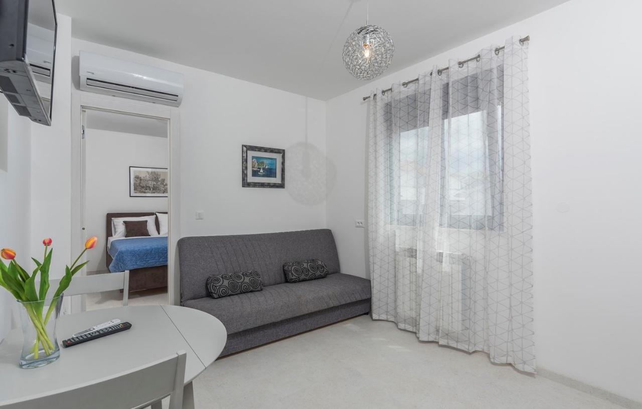 Apartments Zrnic ポレッチ 部屋 写真